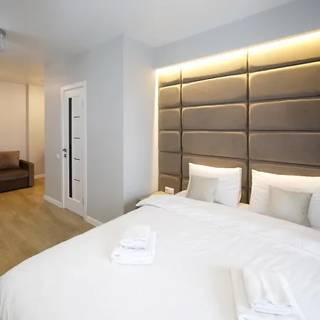 New Point In The Centre *